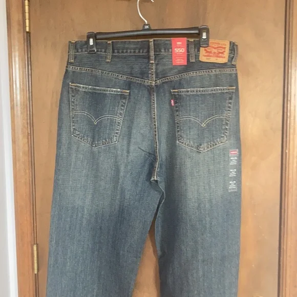 Relisted Levi’s 550 relaxed slight distressed jean tapered leg 40 X 36 big&tall - Picture 9 of 17